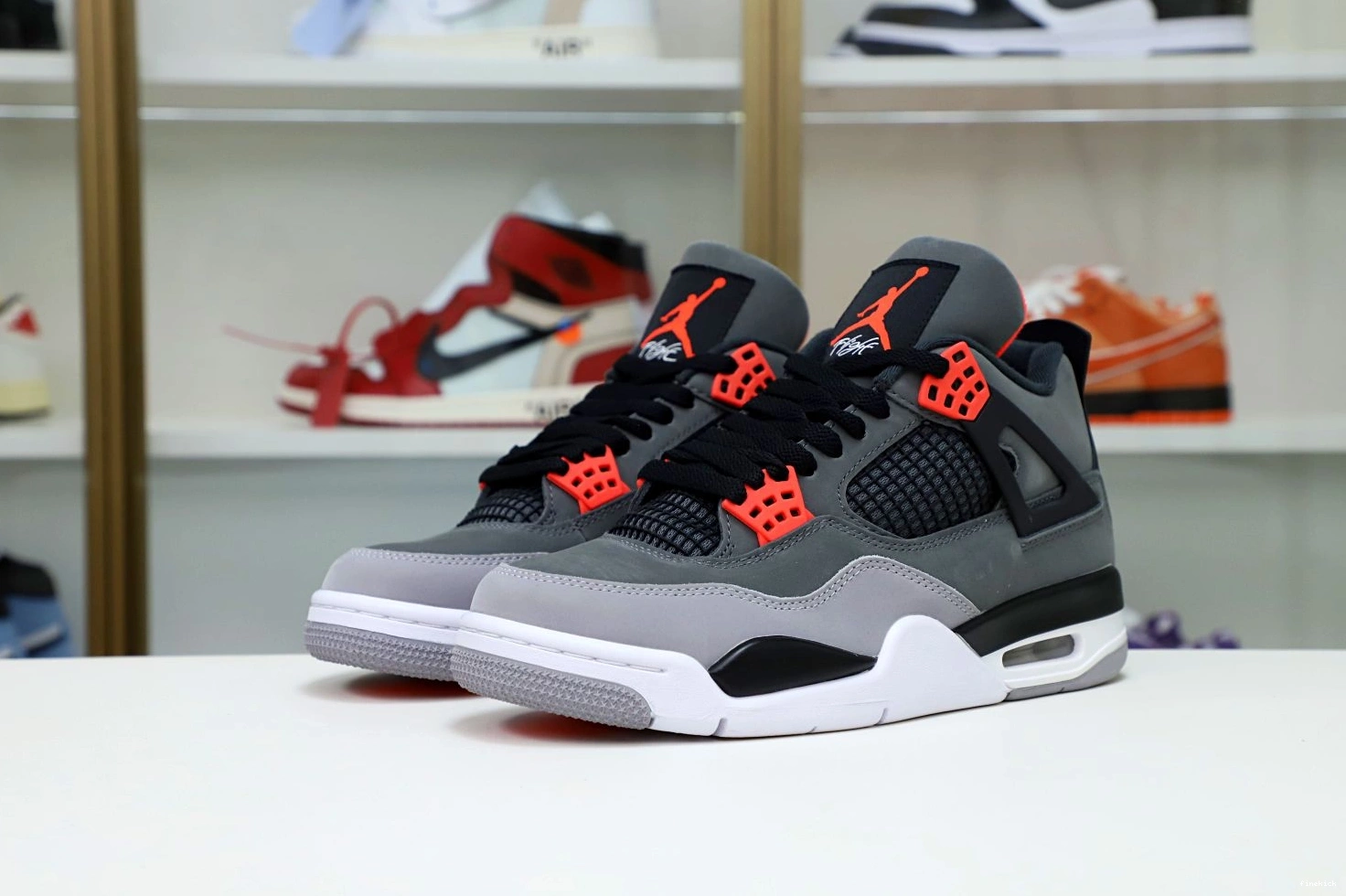 INFRARED AIR JORDAN 4 0215